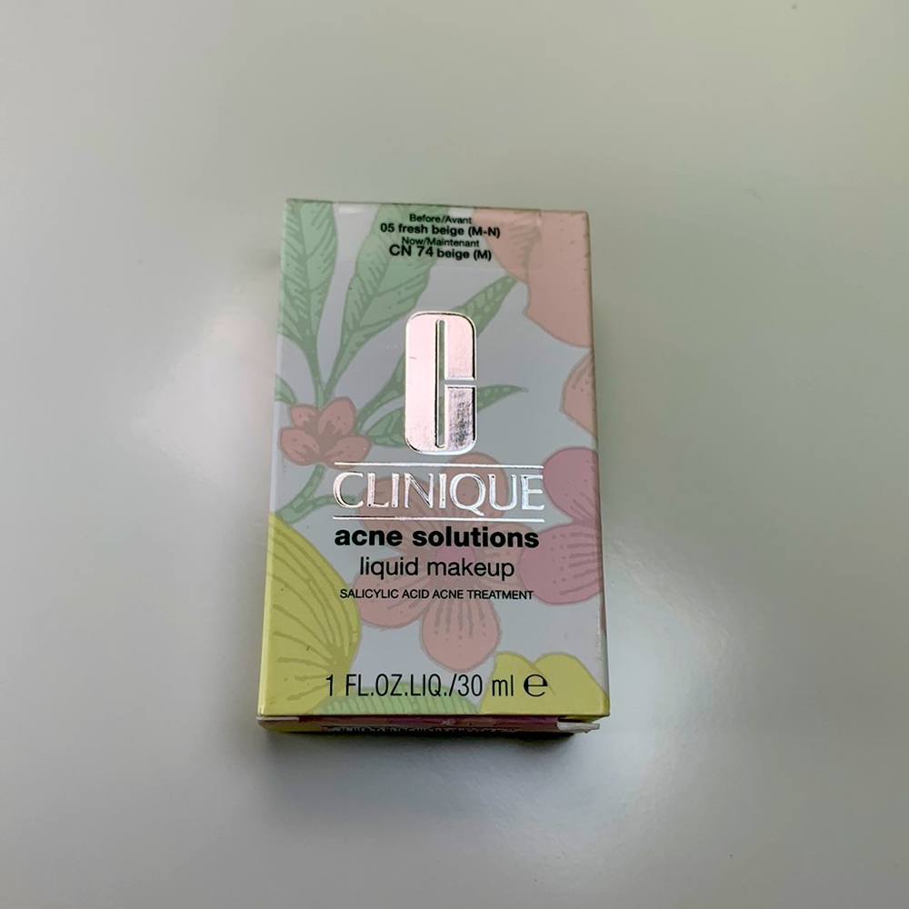CLINIQUE Makeup BEIGE 05 (M-N), CN 74 (M) ACNE SOLUTIONS Liquid Makeup